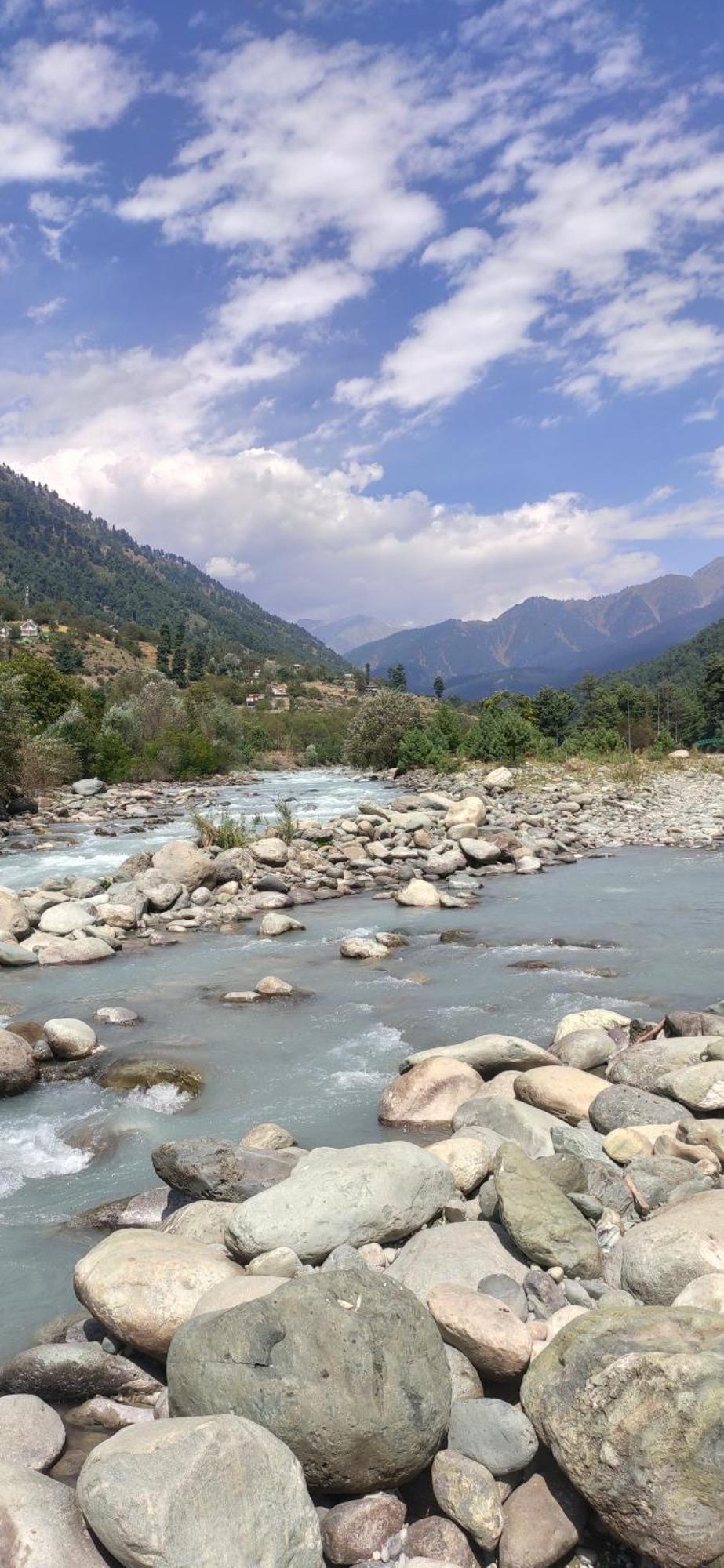 Dream River Resort Pahalgām Esterno foto