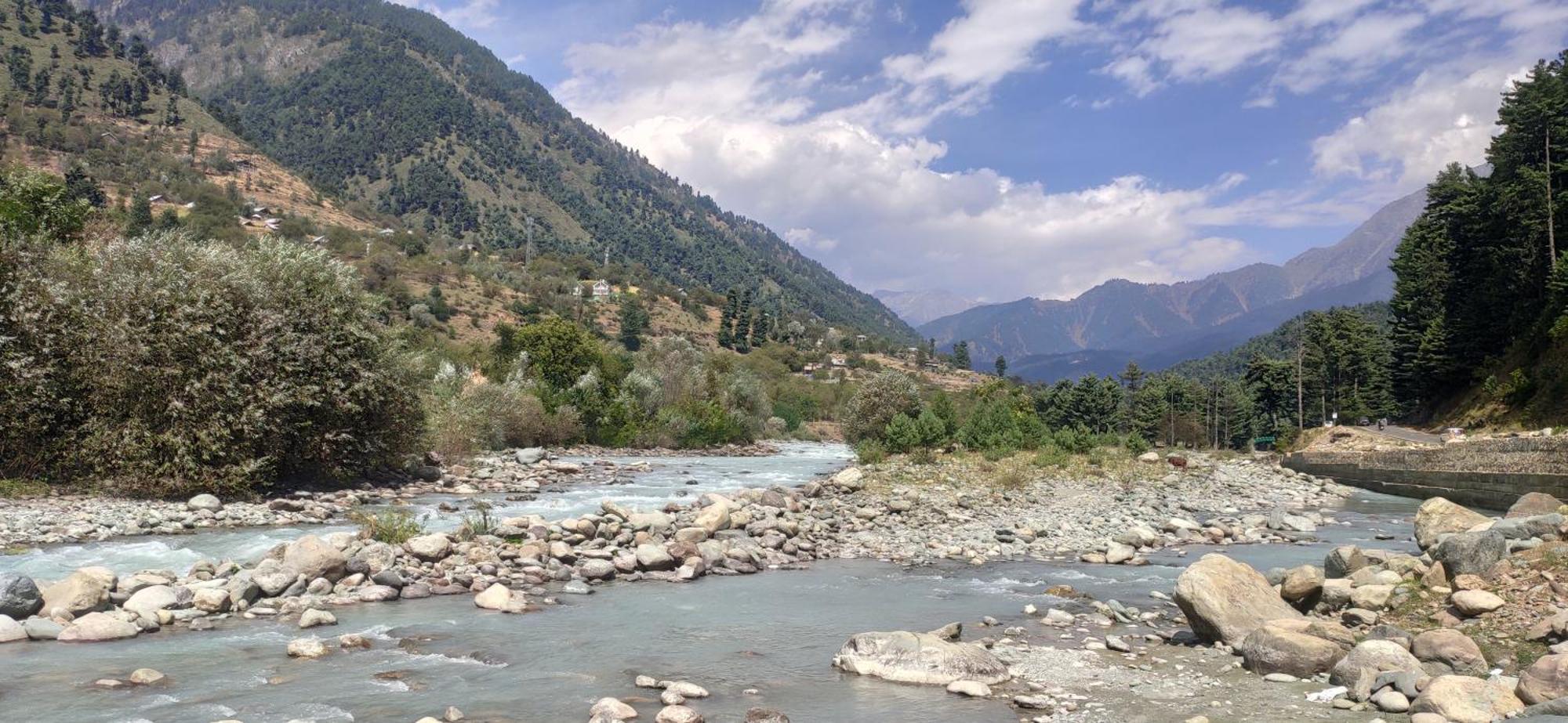 Dream River Resort Pahalgām Esterno foto