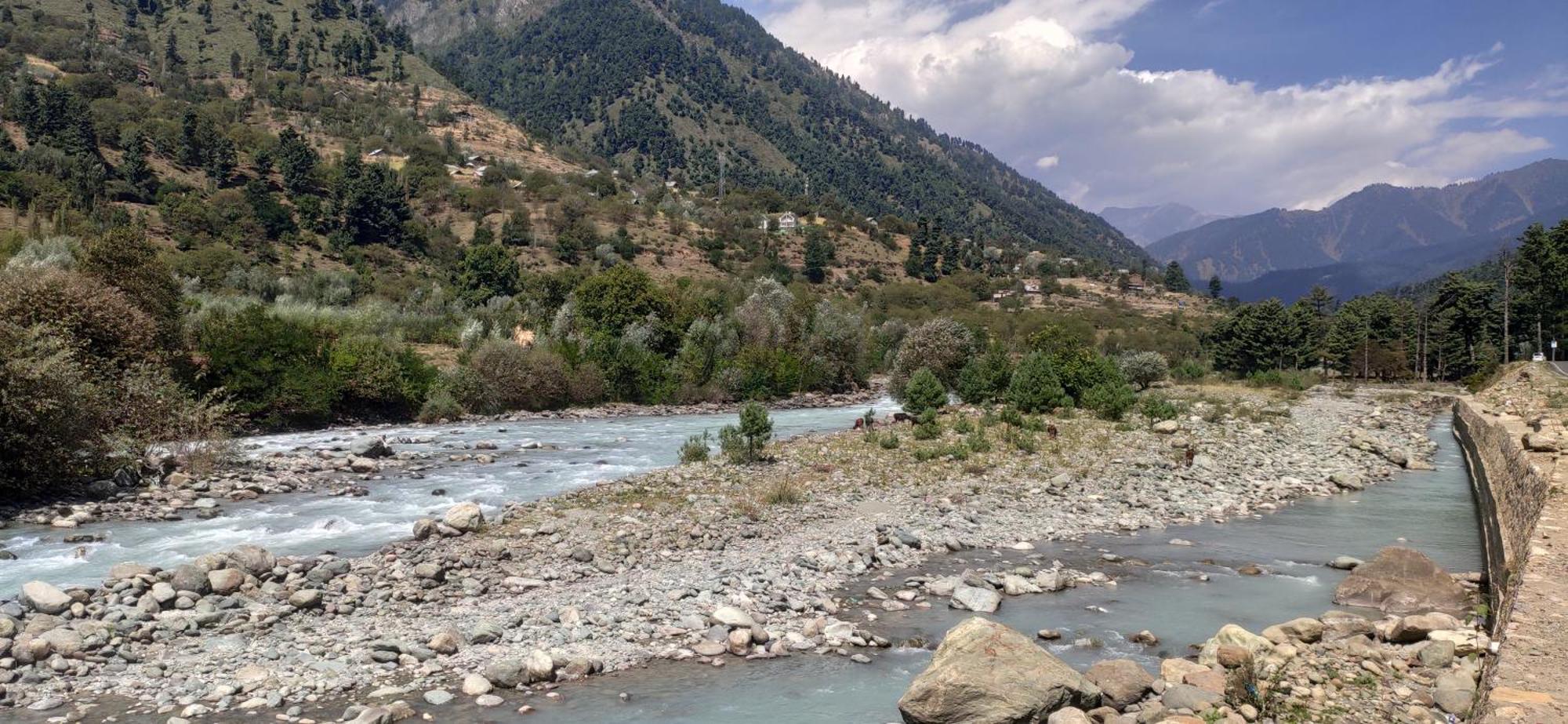 Dream River Resort Pahalgām Esterno foto